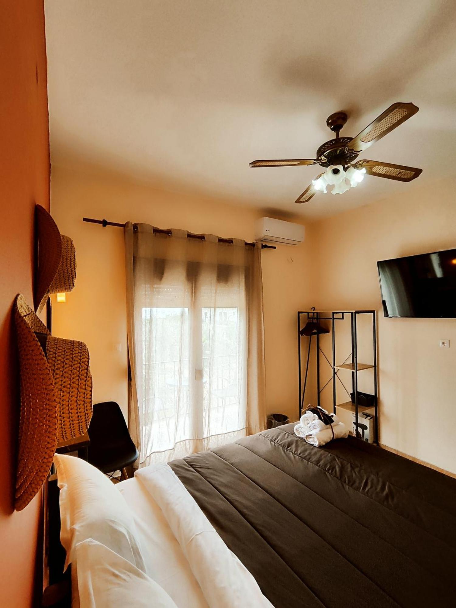 Poseidon Rooms 卡拉内拉 外观 照片